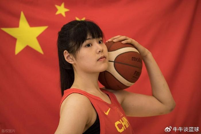 牛啊!女篮李月汝收购一支欧洲球队,化身女霸总,原因让人很感动