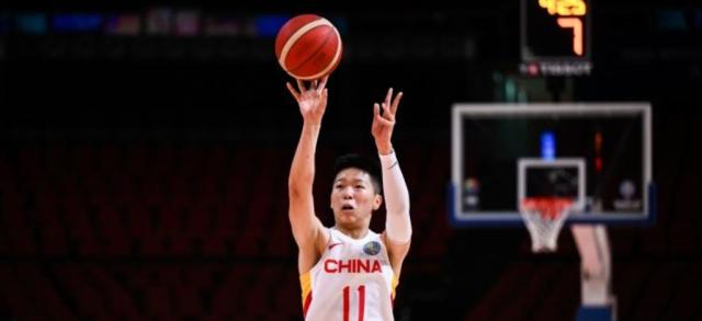 开云官网-见证女篮从低谷到复兴 黄思静诠释何为定海神针