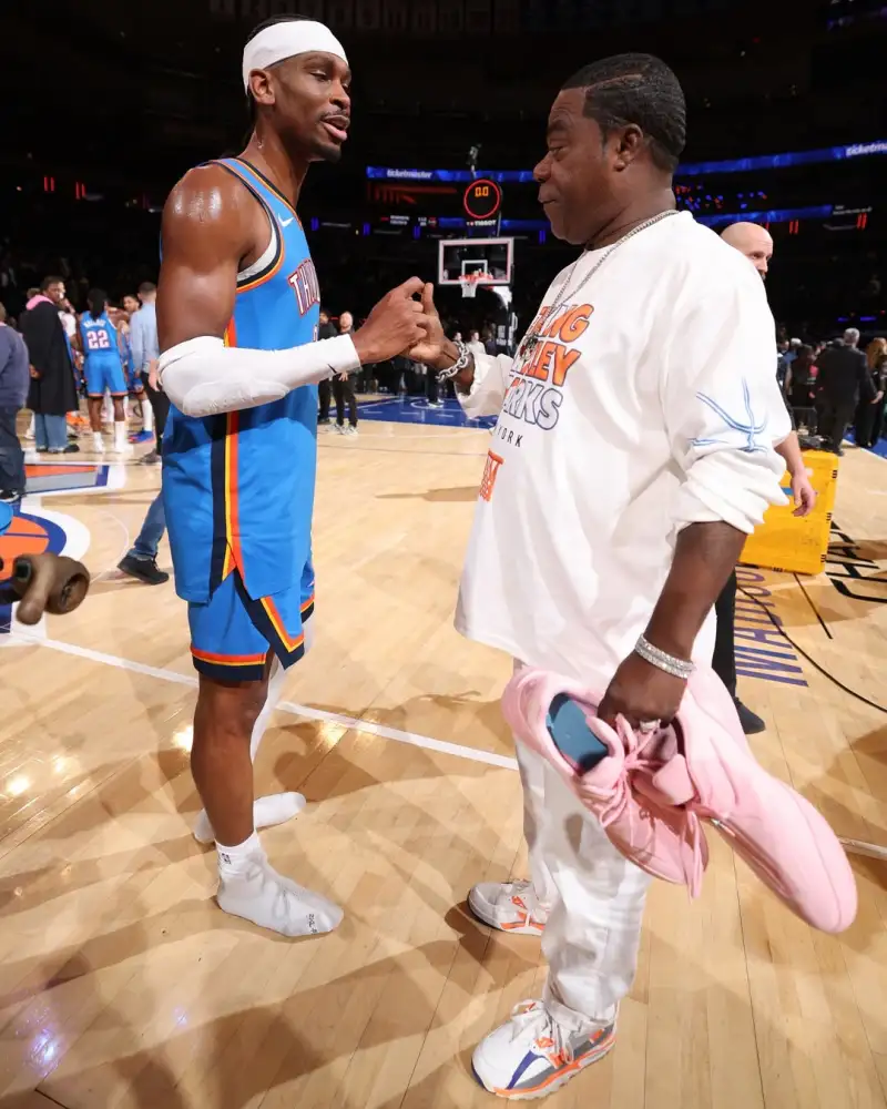 开云体育官网-亚历山大今日赛后将亲穿球鞋赠予喜剧演员崔西-摩根